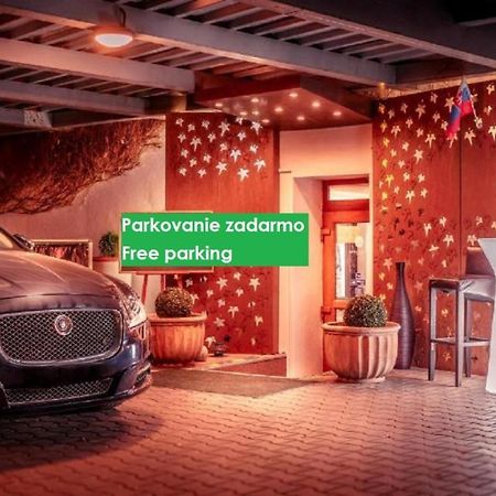 Hotel Capital With Private Wellness Нитра Экстерьер фото