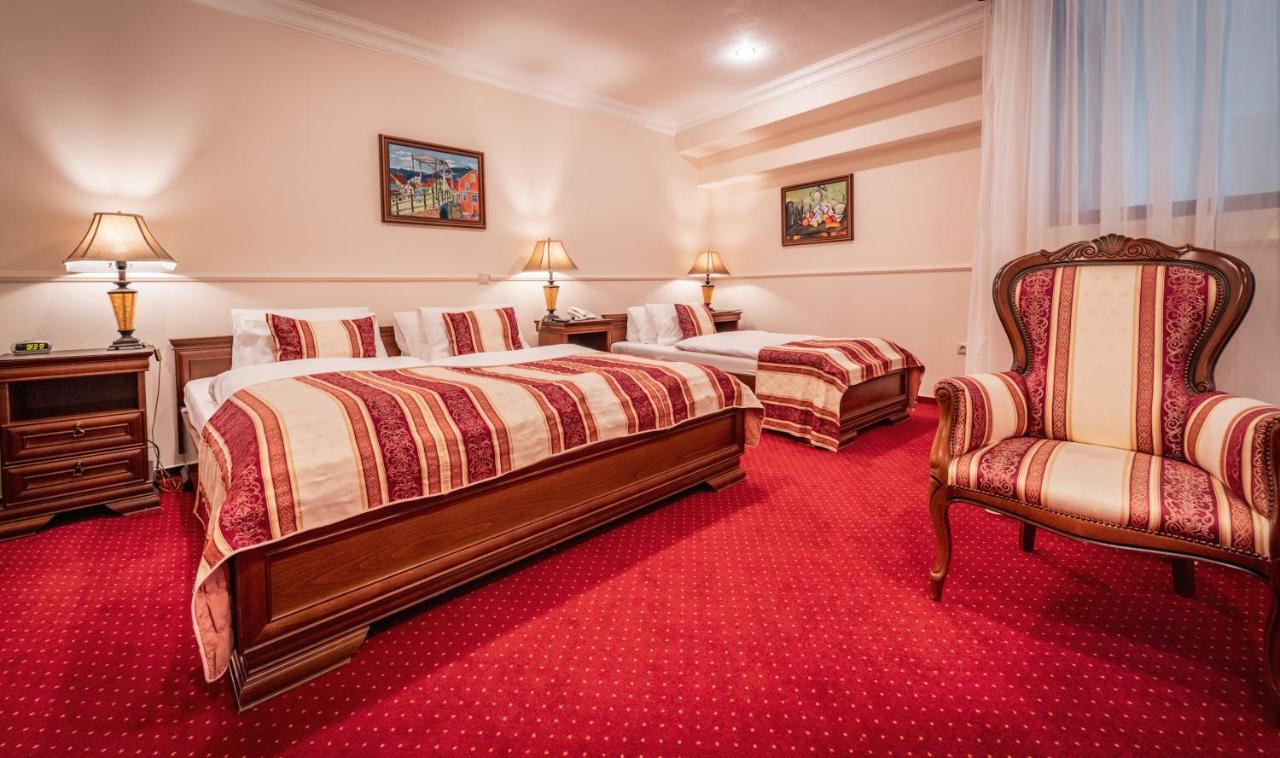 Hotel Capital With Private Wellness Нитра Экстерьер фото